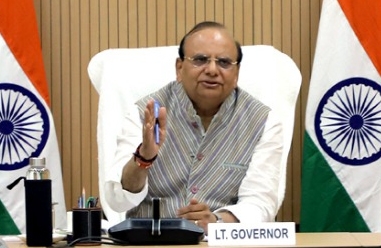 Delhi L-G, AAP govt spar over sending official files | Delhi L-G, AAP govt spar over sending official files