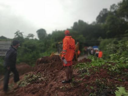 Hillslide crushes tribal hamlet in Raigad, casualties feared | Hillslide crushes tribal hamlet in Raigad, casualties feared Hillslide crushes tribal hamlet in Raigad, casualties feared | Hillslide crushes tribal hamlet in Raigad, casualties feared
