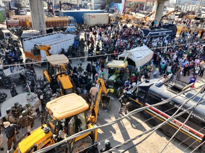 Chaos at Tikri border as protesters clash with police | Chaos at Tikri border as protesters clash with police Chaos at Tikri border as protesters clash with police | Chaos at Tikri border as protesters clash with police