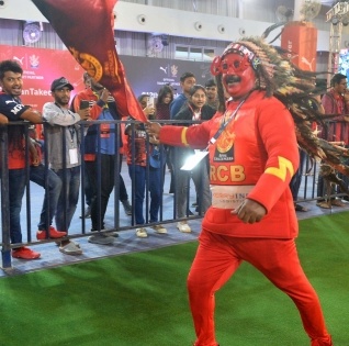 RCB fans create Guinness World Record for Most Cricket Runs between the wickets in an hour | RCB fans create Guinness World Record for Most Cricket Runs between the wickets in an hour