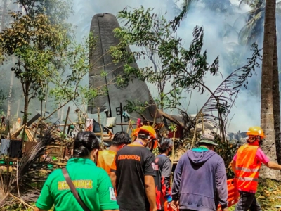 29 killed, 17 missing in Philippines military plane crash | 29 killed, 17 missing in Philippines military plane crash