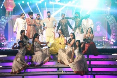 Shabir Ahluwalia, Sriti Jha on performing for Diwali special episode of 'Meet' | Shabir Ahluwalia, Sriti Jha on performing for Diwali special episode of 'Meet'