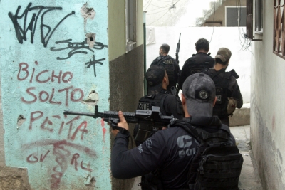 5 killed in Rio favela shootout | 5 killed in Rio favela shootout