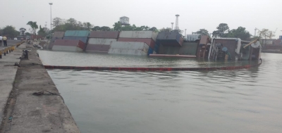 Kolkata port continues to bear loss as Bangladeshi ship blocks berth at NSD | Kolkata port continues to bear loss as Bangladeshi ship blocks berth at NSD
