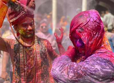 Capture perfect Holi snaps with water resistant iPhone 11 | Capture perfect Holi snaps with water resistant iPhone 11