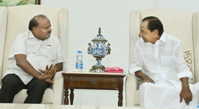KCR discusses agenda of proposed national party with Kumaraswamy | KCR discusses agenda of proposed national party with Kumaraswamy