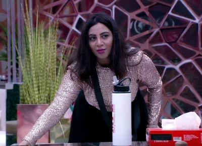 Bigg Boss 14: Is Arshi Khan about to leave the show? | Bigg Boss 14: Is Arshi Khan about to leave the show? Bigg Boss 14: Is Arshi Khan about to leave the show? | Bigg Boss 14: Is Arshi Khan about to leave the show?