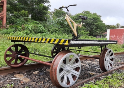 Hubballi division rolls out pedal operated rail trolley | Hubballi division rolls out pedal operated rail trolley