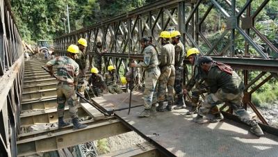 Army rebuilds vital bridge on Manipur's lifeline to Assam | Army rebuilds vital bridge on Manipur's lifeline to Assam