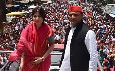 Samajwadi GenNext: Akhilesh-Dimple Yadav's children get active on social media | Samajwadi GenNext: Akhilesh-Dimple Yadav's children get active on social media Samajwadi GenNext: Akhilesh-Dimple Yadav's children get active on social media | Samajwadi GenNext: Akhilesh-Dimple Yadav's children get active on social media
