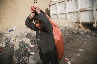 Continued war, poverty force Afghan kids to work on streets | Continued war, poverty force Afghan kids to work on streets