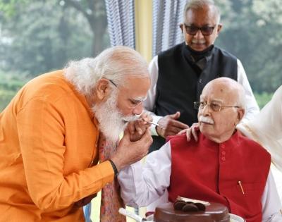 Advani turns 93, Modi calls him a 'living inspiration' | Advani turns 93, Modi calls him a 'living inspiration'