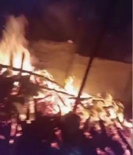 Seven dead in Delhi slum fire | Seven dead in Delhi slum fire Seven dead in Delhi slum fire | Seven dead in Delhi slum fire