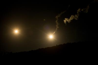 Israeli airstrikes hit Syrian army targets | Israeli airstrikes hit Syrian army targets