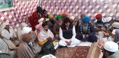 Kisan Cong's 'Sarva Dharma Puja' ahead of farmers-govt meet | Kisan Cong's 'Sarva Dharma Puja' ahead of farmers-govt meet Kisan Cong's 'Sarva Dharma Puja' ahead of farmers-govt meet | Kisan Cong's 'Sarva Dharma Puja' ahead of farmers-govt meet