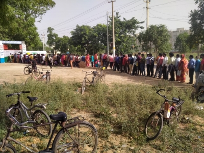 Gurugram: Long queues at vax centres as people wait for turn | Gurugram: Long queues at vax centres as people wait for turn