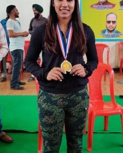 Sasikumar congratulates fencing champ Bhavani Devi for winning gold | Sasikumar congratulates fencing champ Bhavani Devi for winning gold