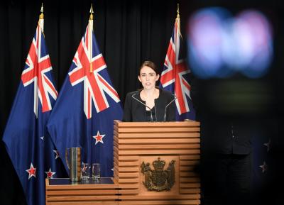 Quake interrupts NZ PM's TV interview | Quake interrupts NZ PM's TV interview