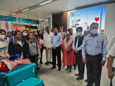 First batch of 15 T'gana students from Ukraine reach Hyderabad | First batch of 15 T'gana students from Ukraine reach Hyderabad First batch of 15 T'gana students from Ukraine reach Hyderabad | First batch of 15 T'gana students from Ukraine reach Hyderabad
