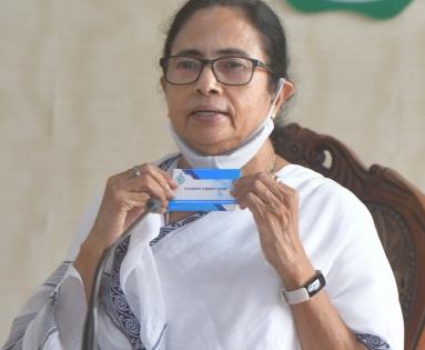 Mamata fires fresh salvo at Centre over vax policy | Mamata fires fresh salvo at Centre over vax policy
