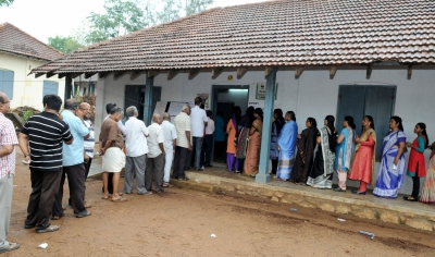 Over 33 pc votes polled in Kerala after five hours | Over 33 pc votes polled in Kerala after five hours