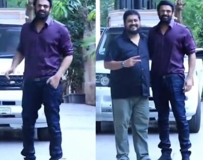 Prabhas' photo in Om Raut's Bandra flat goes viral | Prabhas' photo in Om Raut's Bandra flat goes viral