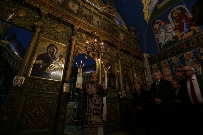 Orthodox Christians mark Easter under lockdown | Orthodox Christians mark Easter under lockdown