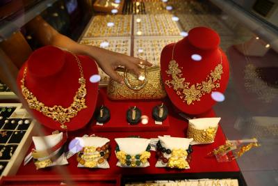 Gold prices expected to reach Rs 52-53k mark in next 12 months: MOFS | Gold prices expected to reach Rs 52-53k mark in next 12 months: MOFS