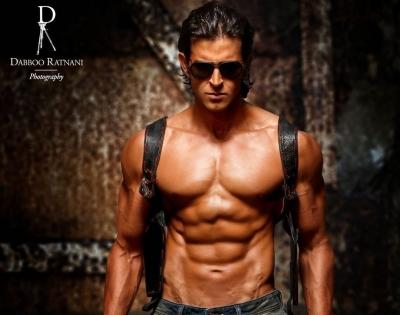 Hrithik gets into Big B mode to talk about his abs | Hrithik gets into Big B mode to talk about his abs Hrithik gets into Big B mode to talk about his abs | Hrithik gets into Big B mode to talk about his abs