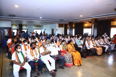 Chandrababu Naidu a non-resident leader: AP BJP chief | Chandrababu Naidu a non-resident leader: AP BJP chief Chandrababu Naidu a non-resident leader: AP BJP chief | Chandrababu Naidu a non-resident leader: AP BJP chief