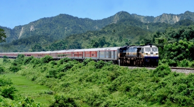India's longest train 'Vivek Express' to run 4 days a week | India's longest train 'Vivek Express' to run 4 days a week