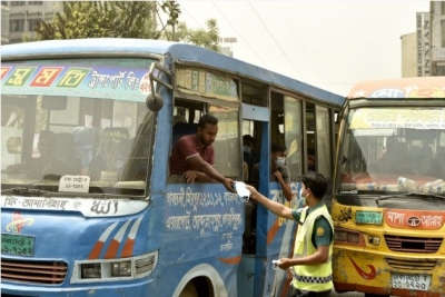B'desh suspends public transport to rein in pandemic | B'desh suspends public transport to rein in pandemic