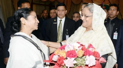 Hasina sends gifts to Mamata for Durga Puja | Hasina sends gifts to Mamata for Durga Puja