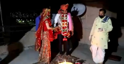 'Bigg Boss 2' winner Ashutosh Kaushik gets married on terrace | 'Bigg Boss 2' winner Ashutosh Kaushik gets married on terrace