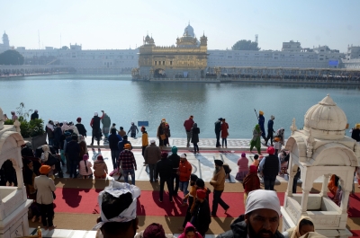Tens of thousands throng Harmandir Sahib | Tens of thousands throng Harmandir Sahib Tens of thousands throng Harmandir Sahib | Tens of thousands throng Harmandir Sahib