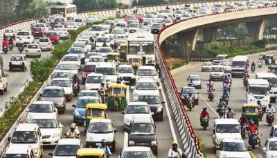 Closure of Ashram flyover creates traffic woes in Delhi, Noida | Closure of Ashram flyover creates traffic woes in Delhi, Noida Closure of Ashram flyover creates traffic woes in Delhi, Noida | Closure of Ashram flyover creates traffic woes in Delhi, Noida