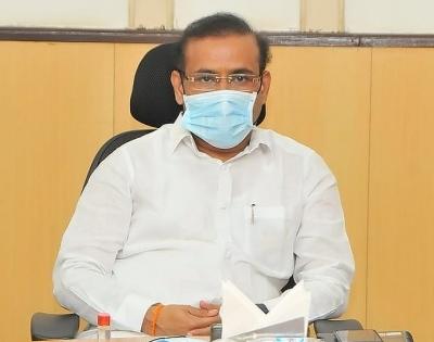 Zooming Covid-19 cases 'alarming', says Maha Health Minister Tope | Zooming Covid-19 cases 'alarming', says Maha Health Minister Tope