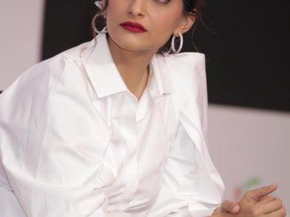 Sonam Kapoor Ahuja plays a visually-impaired key witness to crime in ‘Blind’ trailer | Sonam Kapoor Ahuja plays a visually-impaired key witness to crime in ‘Blind’ trailer Sonam Kapoor Ahuja plays a visually-impaired key witness to crime in ‘Blind’ trailer | Sonam Kapoor Ahuja plays a visually-impaired key witness to crime in ‘Blind’ trailer