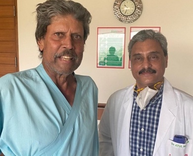 Kapil Dev discharged from hospital after angioplasty | Kapil Dev discharged from hospital after angioplasty