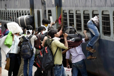 Migrants on 'Ram bharose' journey as IR re-routes trains | Migrants on 'Ram bharose' journey as IR re-routes trains