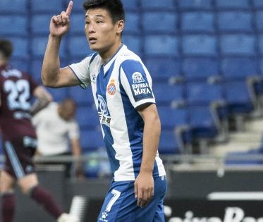 Wu Lei signs new contract with Espanyol | Wu Lei signs new contract with Espanyol