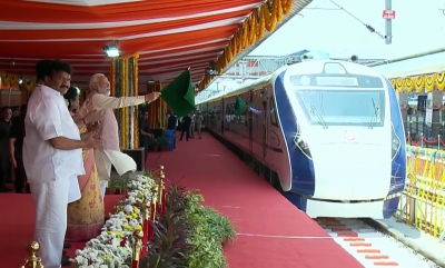 PM flags off Secunderabad-Tirupati Vande Bharat Express | PM flags off Secunderabad-Tirupati Vande Bharat Express