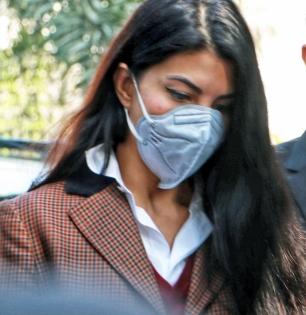 Delhi court posts Jacqueline's plea seeking to go abroad for Dec 22 | Delhi court posts Jacqueline's plea seeking to go abroad for Dec 22