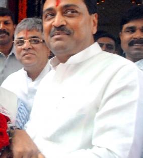 ‘Ashok Chavan a leader of national stature’, says Fadnavis | ‘Ashok Chavan a leader of national stature’, says Fadnavis