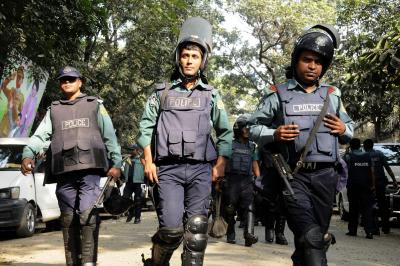 Bangladesh: Containers from Pakistan carrying poppy seeds instead of bird feed seized | Bangladesh: Containers from Pakistan carrying poppy seeds instead of bird feed seized