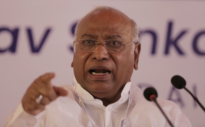 Kharge emerging as top candidate for Congress Prez, Gehlot still in race: Sources | Kharge emerging as top candidate for Congress Prez, Gehlot still in race: Sources