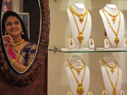 Govt imposes import curbs on certain gold jewellery, articles | Govt imposes import curbs on certain gold jewellery, articles