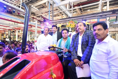 Mahindra rolls-out 300,000 th tractor made at Telangana factory | Mahindra rolls-out 300,000 th tractor made at Telangana factory