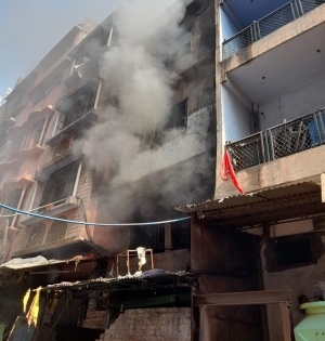 Fire in Delhi warehouse, no casualties | Fire in Delhi warehouse, no casualties