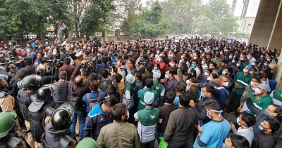 Protest by doctors going on peacefully, negotiating with them: Delhi Police | Protest by doctors going on peacefully, negotiating with them: Delhi Police